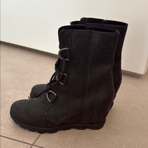 Sorel Black Lace-Up Wedge Ankle Boots